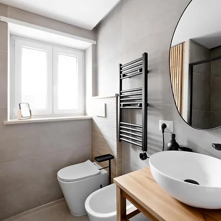 Noh St Peter Urban Loft Renovated * 罗马